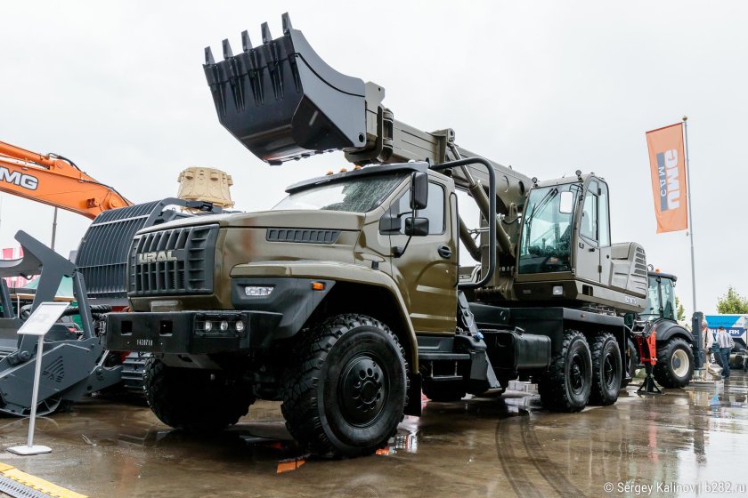 Урал Некст 6х6