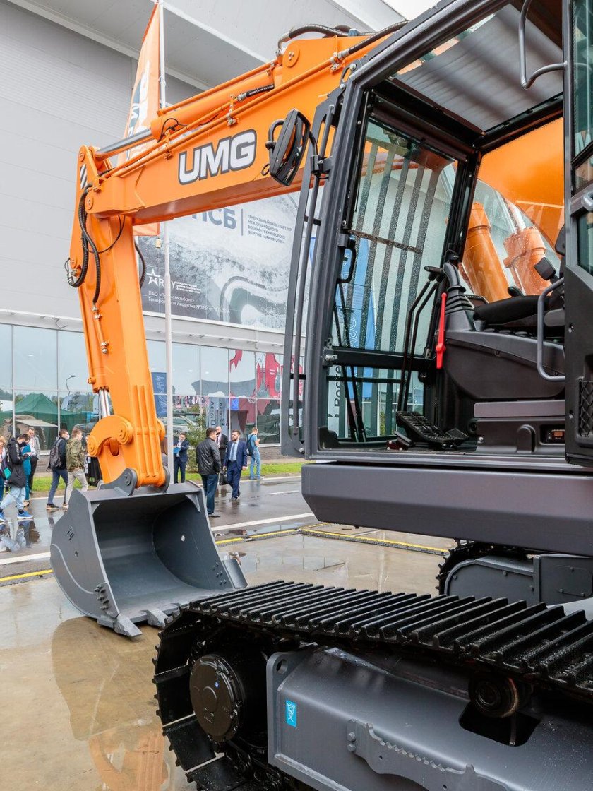 Экскаватор UMG 330