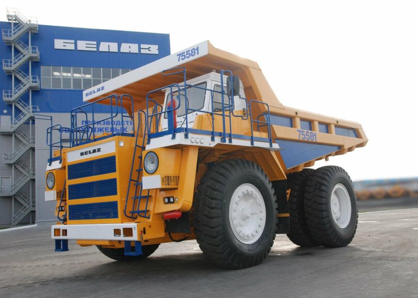 БЕЛАЗ 75581