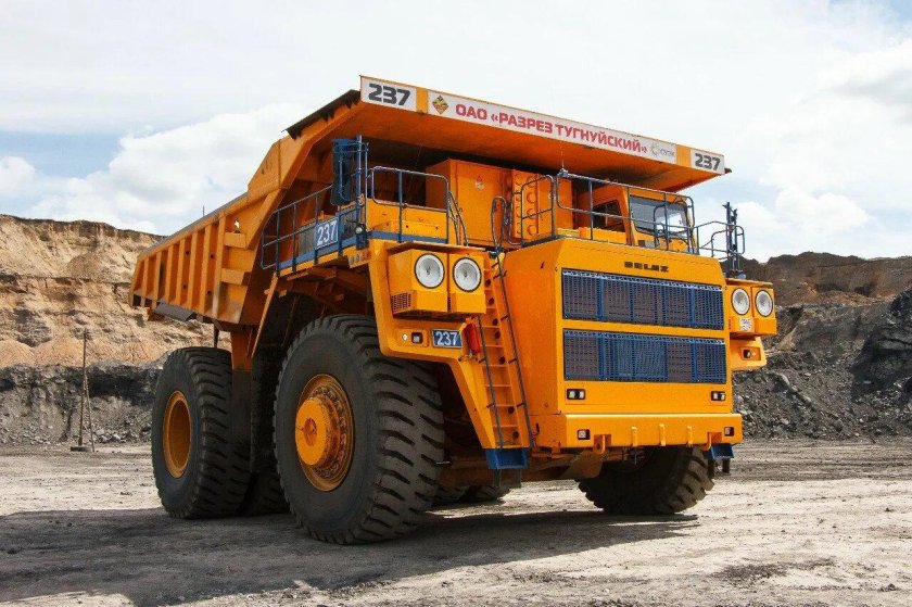 БЕЛАЗ-75306 самосвал
