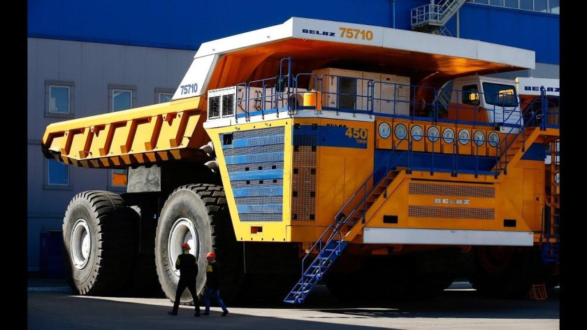 БЕЛАЗ-75710 самосвал