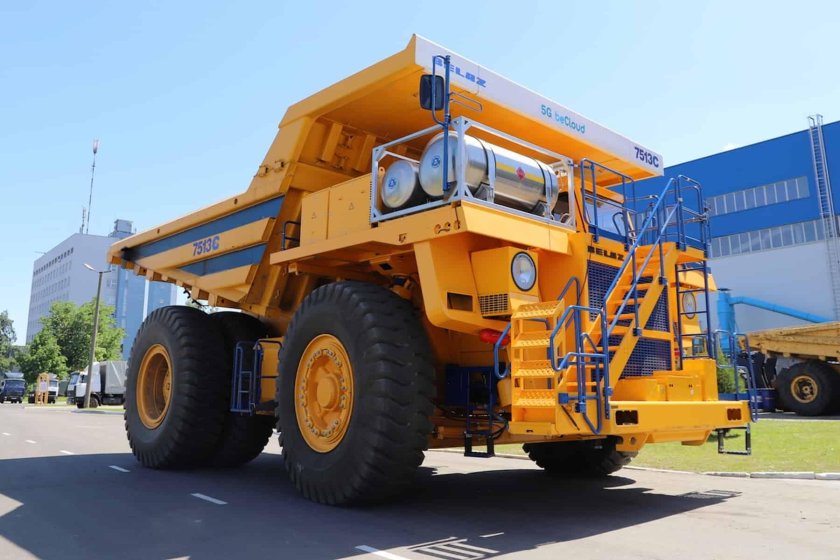 БЕЛАЗ 7513r