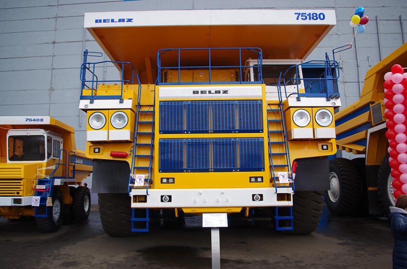 БЕЛАЗ 75180