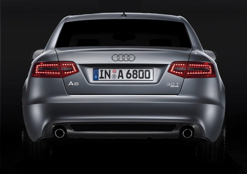 Audi a6 c6 сзади
