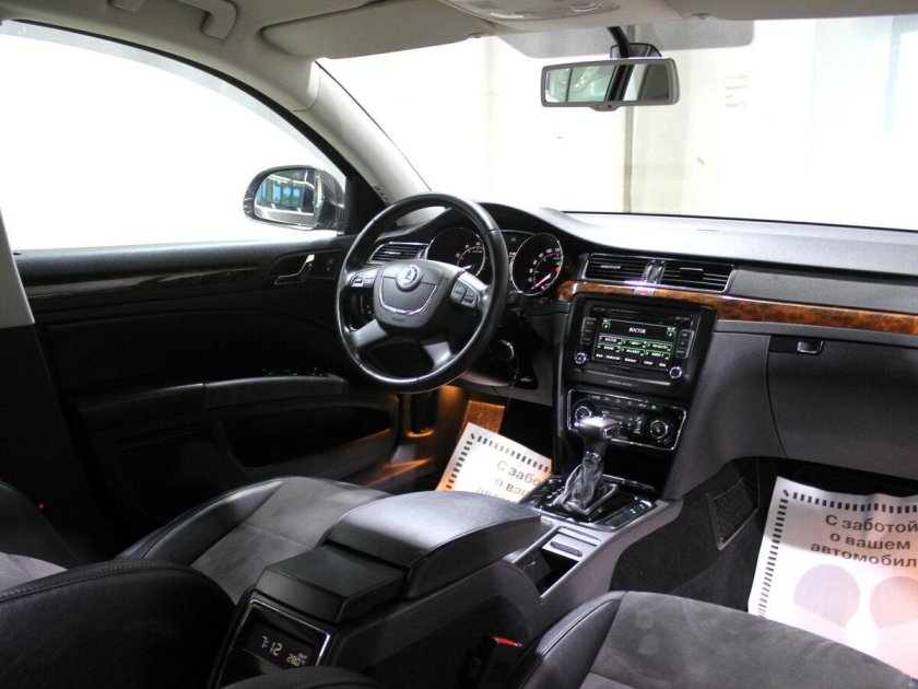 Skoda Superb 2012 салон