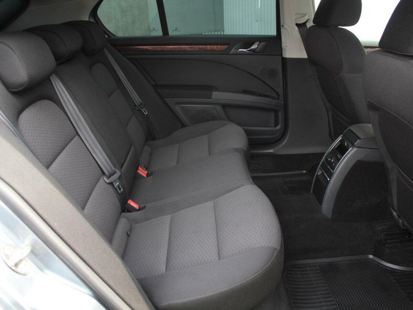 Skoda Superb 2 салон сзади
