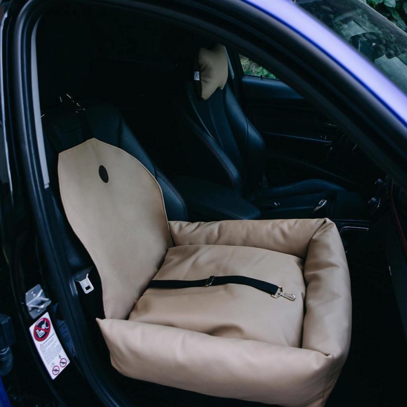 Автокресло для собаки в машину