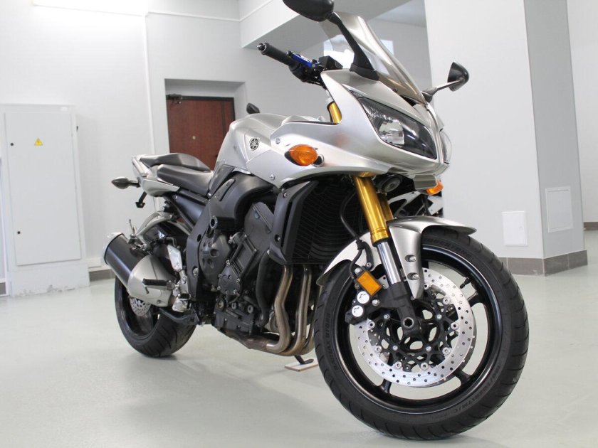 Yamaha xj6 diversion под баком