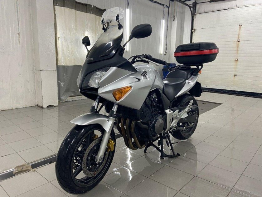 Honda cbf 600