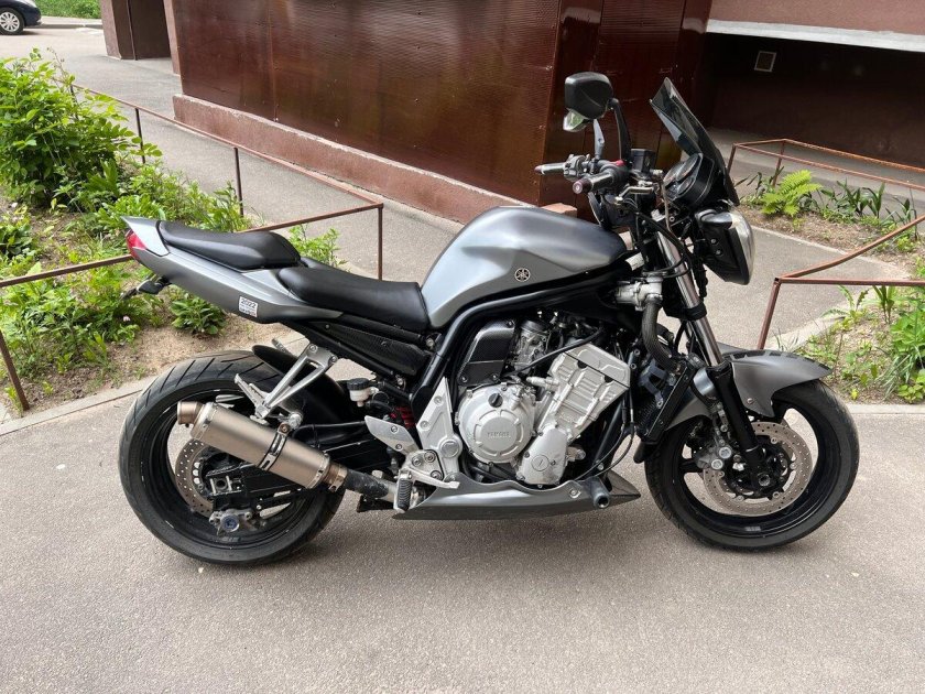 Yamaha fzs 1000
