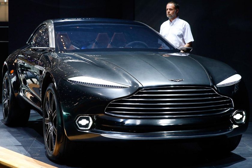 Автосалон Астон Мартин