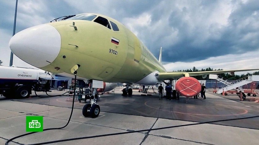 SSJ-New самолет