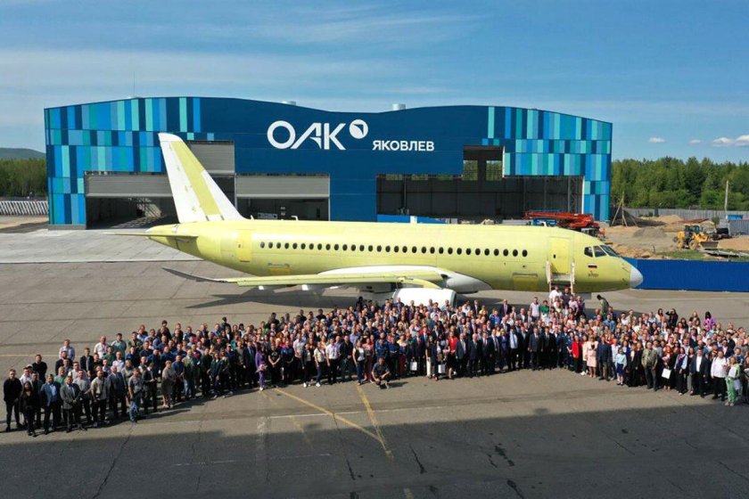 Sj100 самолет