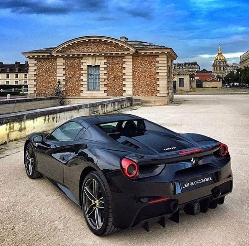 Феррари лакшери