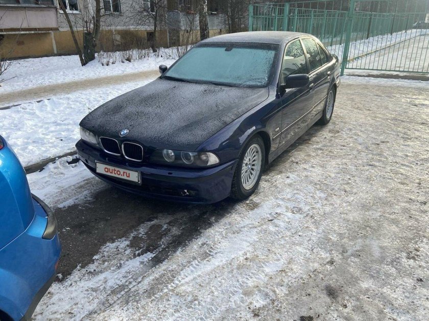 BMW 523 1999 С голубыми фарами