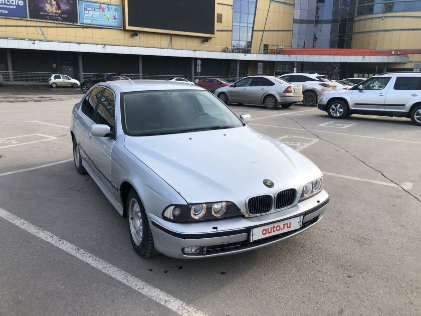 БМВ 5 серии 1999 года
