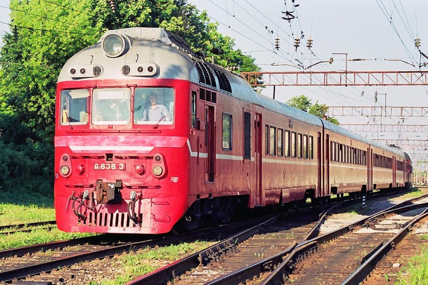 Дизель поезд д1