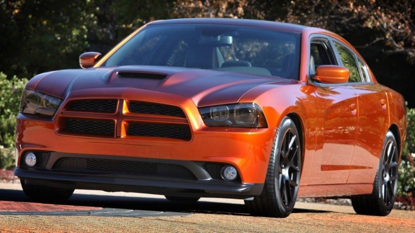 Додж Чарджер 2012