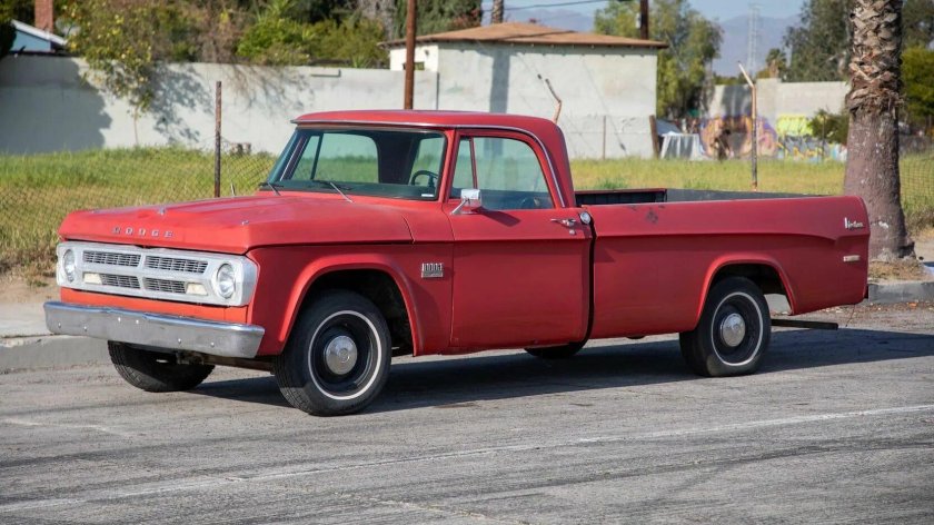 Dodge d 100