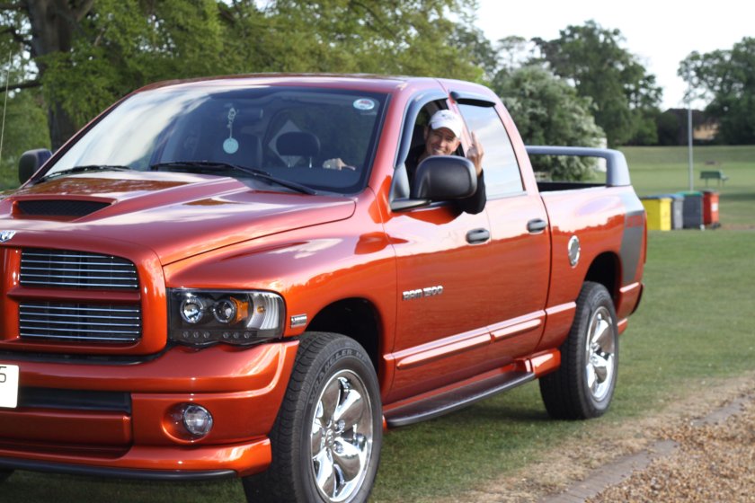 Додж рам оранжевый