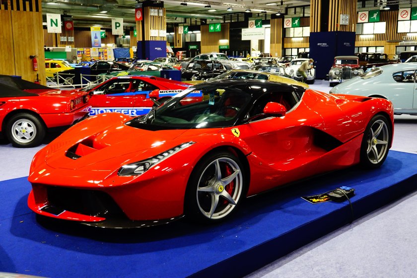 Феррари Энзо 2022