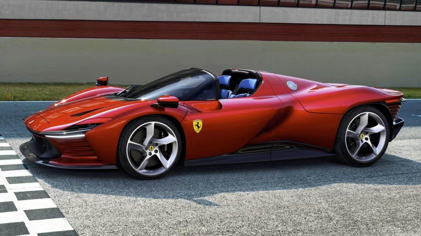 Феррари Дайтона 2022 зеленая