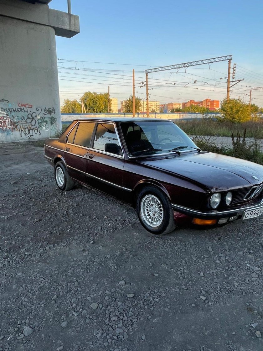 Mercedes-Benz w123, 1977
