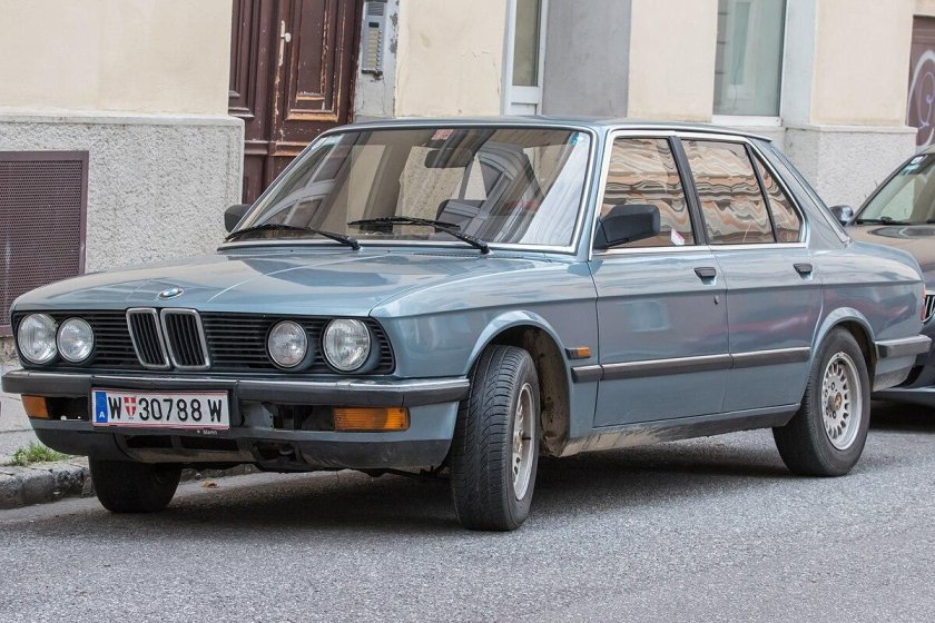 BMW 520i e28