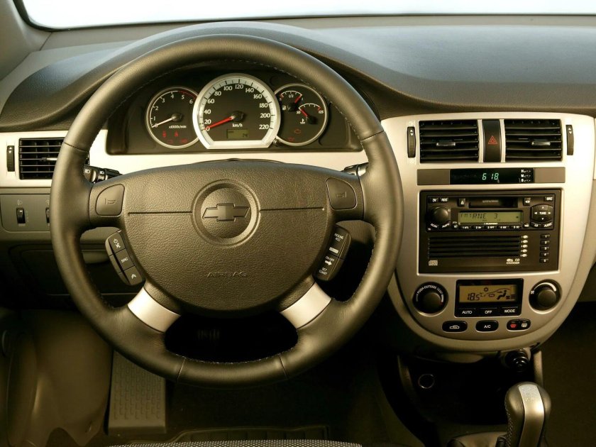 Chevrolet Lacetti 2004 седан