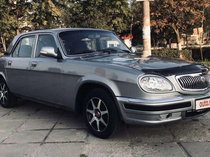 ГАЗ Волга 31105 серебристый