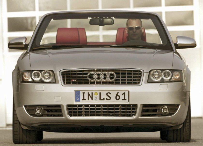 Audi s4 4.2 МТ, 2003,