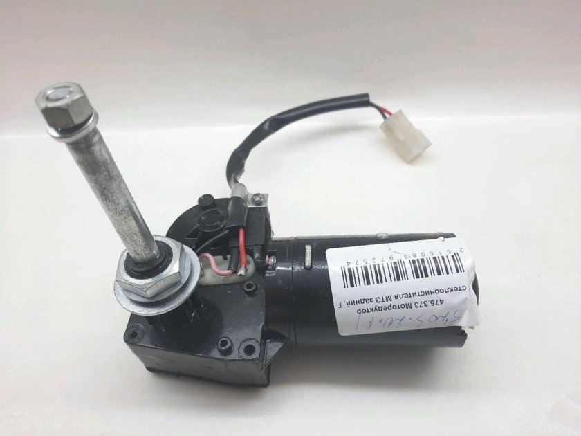 Мотор стеклоочистителя МТЗ 82 475.3730