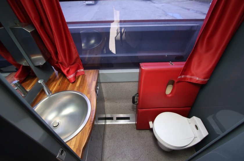 Внутрь автобуса