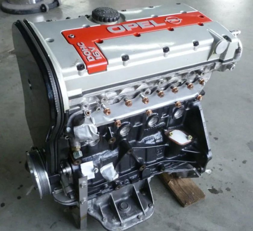 Двигатель Opel c20xe