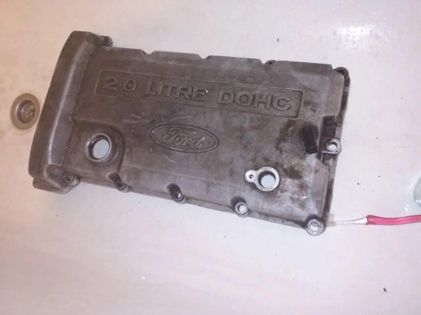 Крышка клапанная Ford Sierra 2.0 DOHC