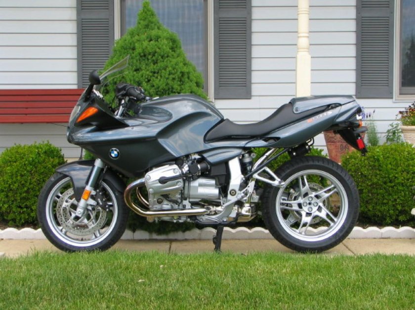 BMW r1100s
