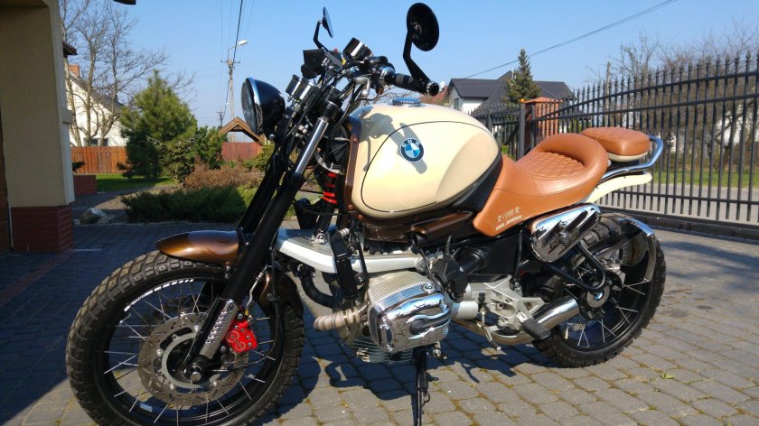 BMW r1100r Bobber