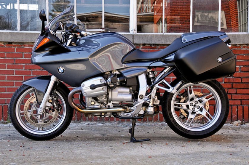 BMW r1100s