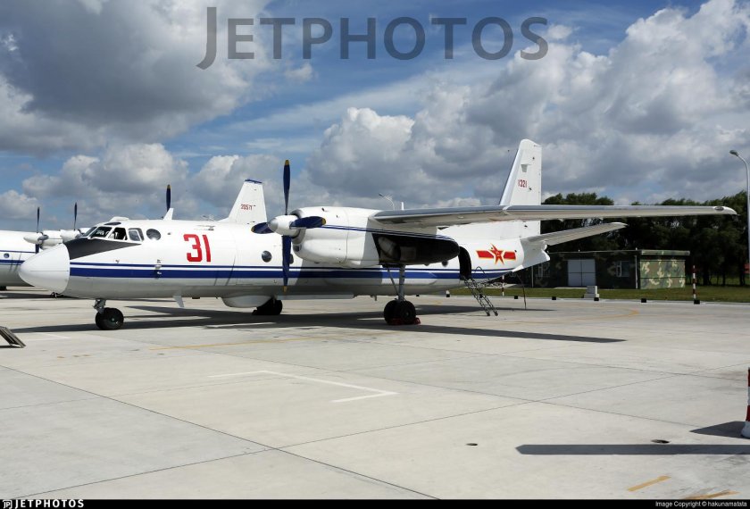 Xian y-7 кабина