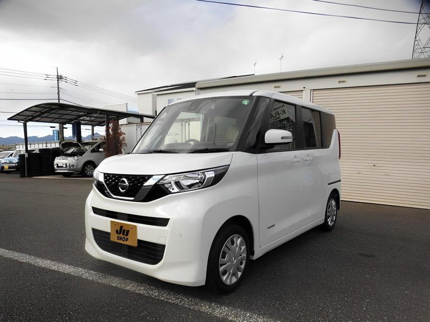 Nissan roox