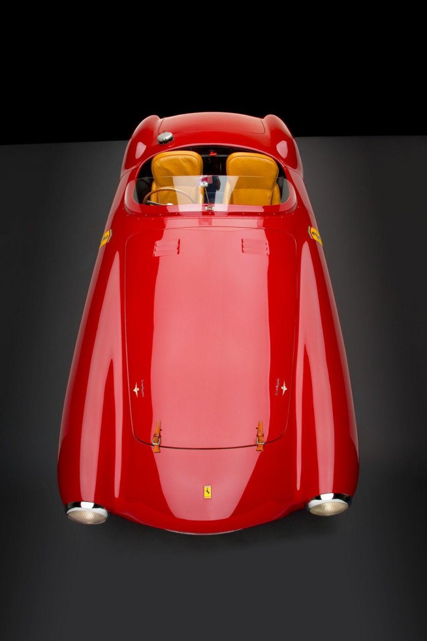 Коляска Феррари