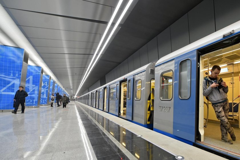 Ломоносовский проспект метро