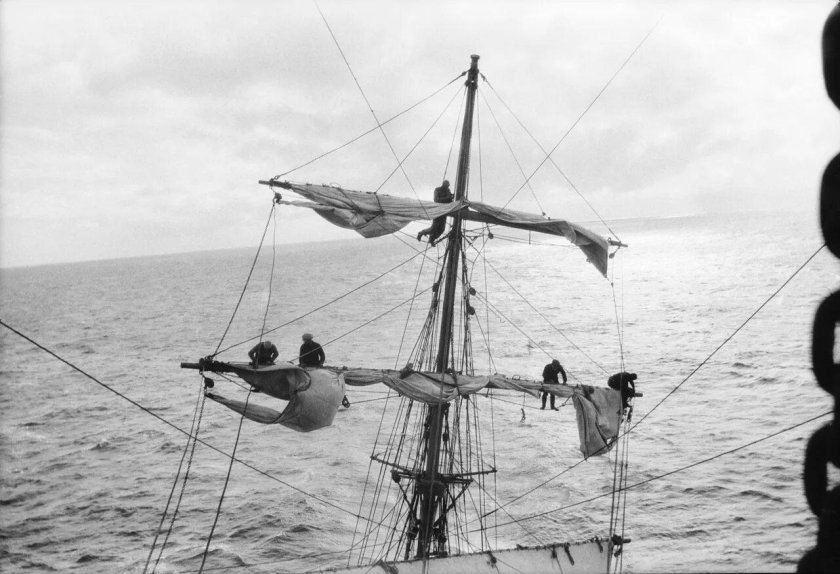 Матросы на реях