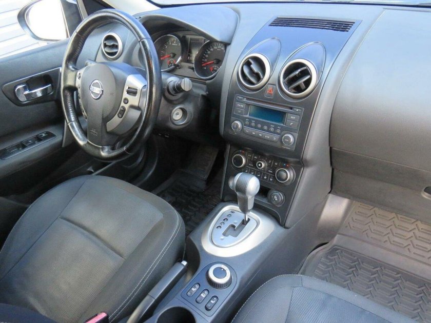 Nissan Qashqai 2007 салон