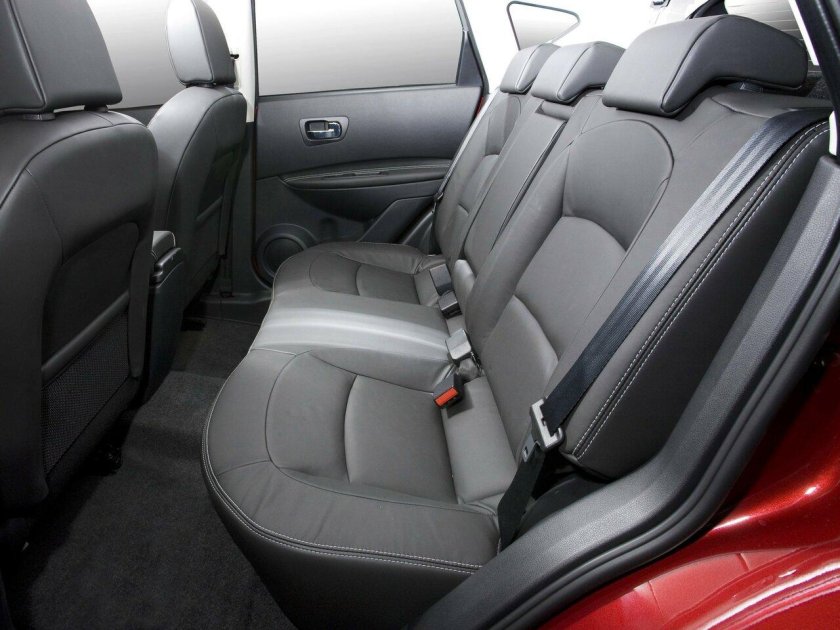Nissan Qashqai 2008 сиденья