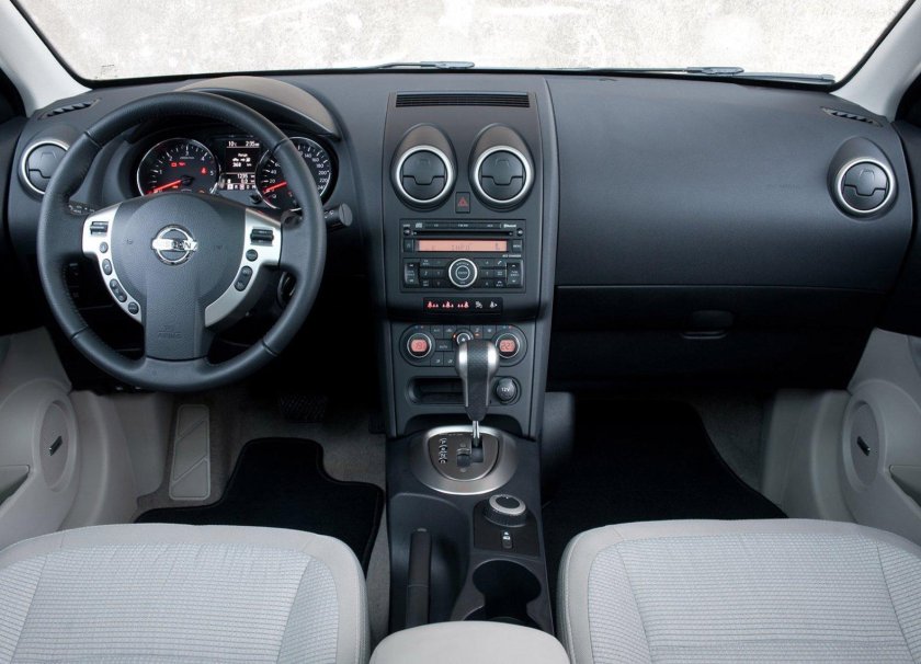 Nissan Qashqai 2007 салон