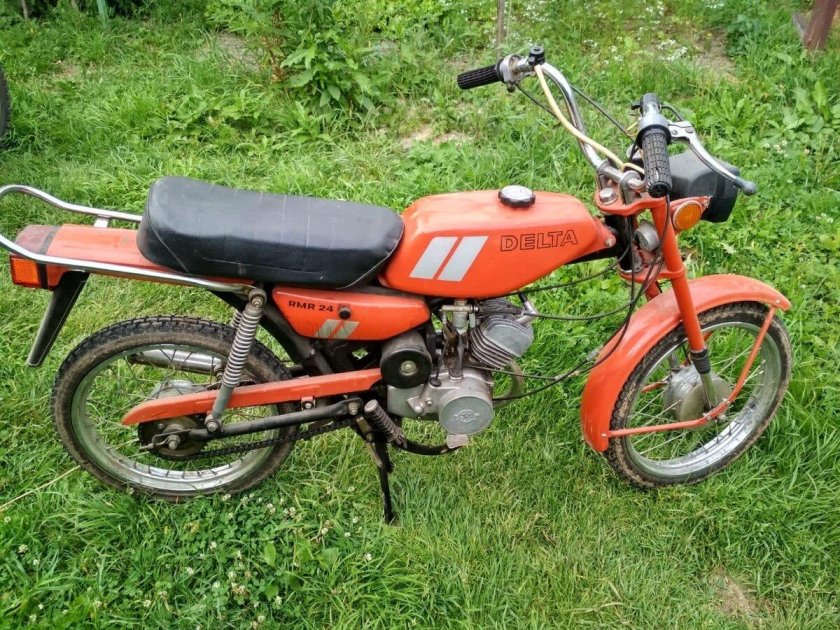 Советский мопед дельта