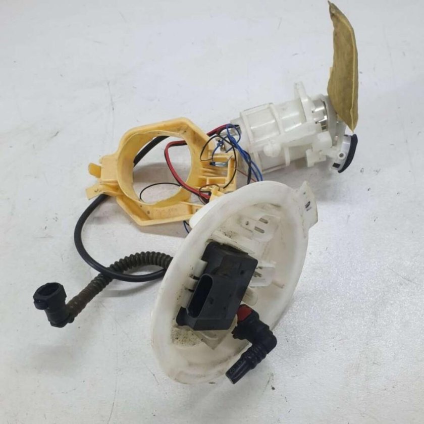 Топливный насос Мерседес w203