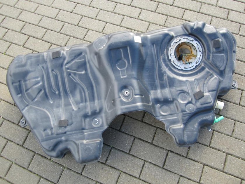 Бак топливный