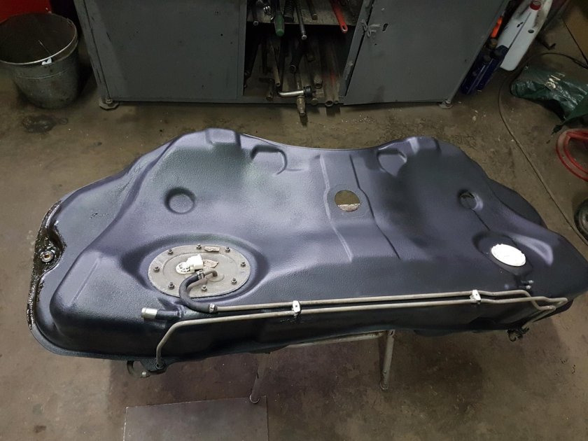 Топливный бак БМВ е38 бензин